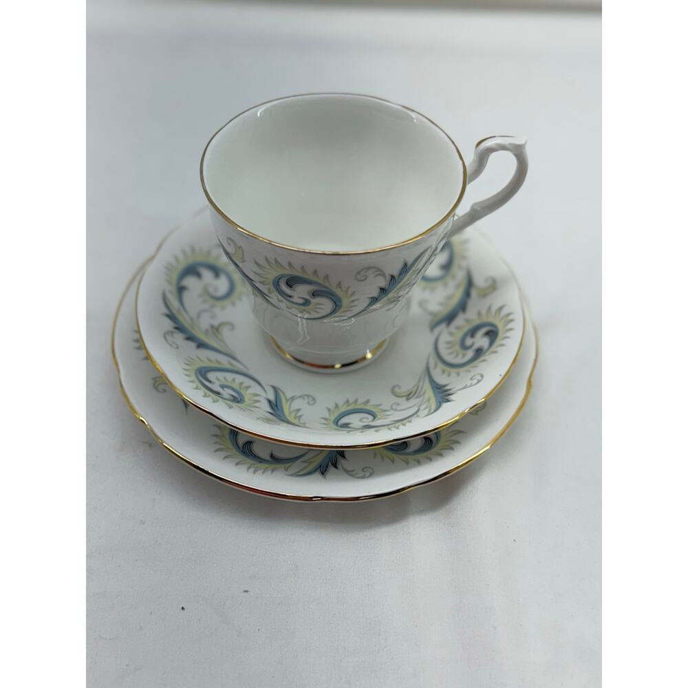 Royal standard fine bone China, England plate cup and saucer